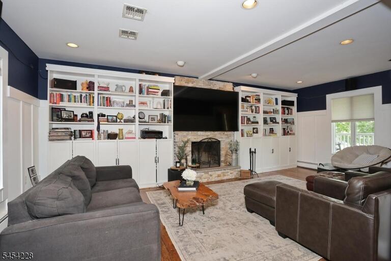 Property listing MLS 4049935 photo 17