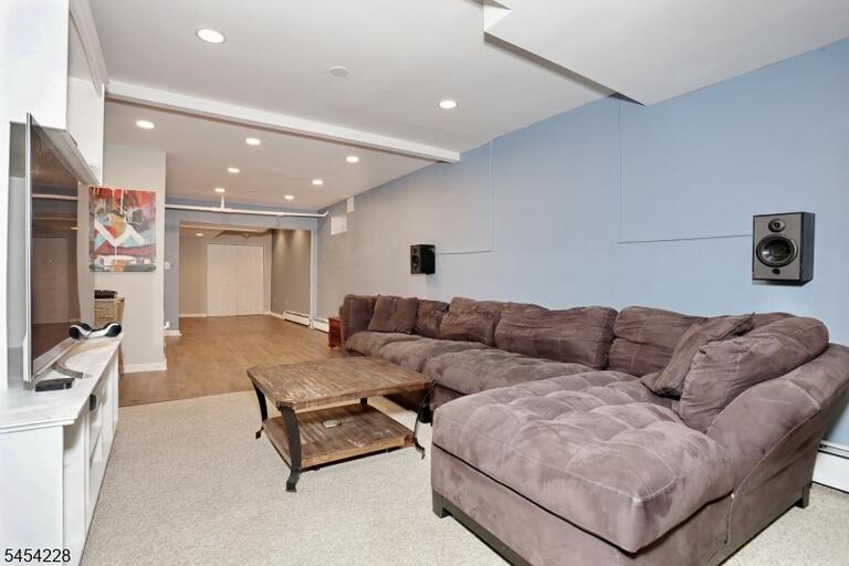 Property listing MLS 4049935 photo 28