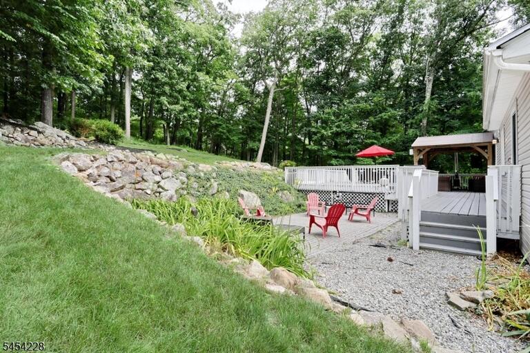 Property listing MLS 4049935 photo 40
