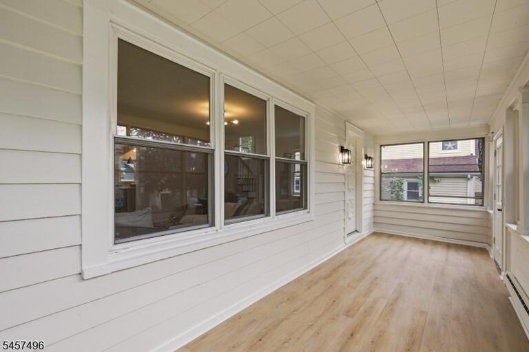 Property listing MLS 4049960 photo 4