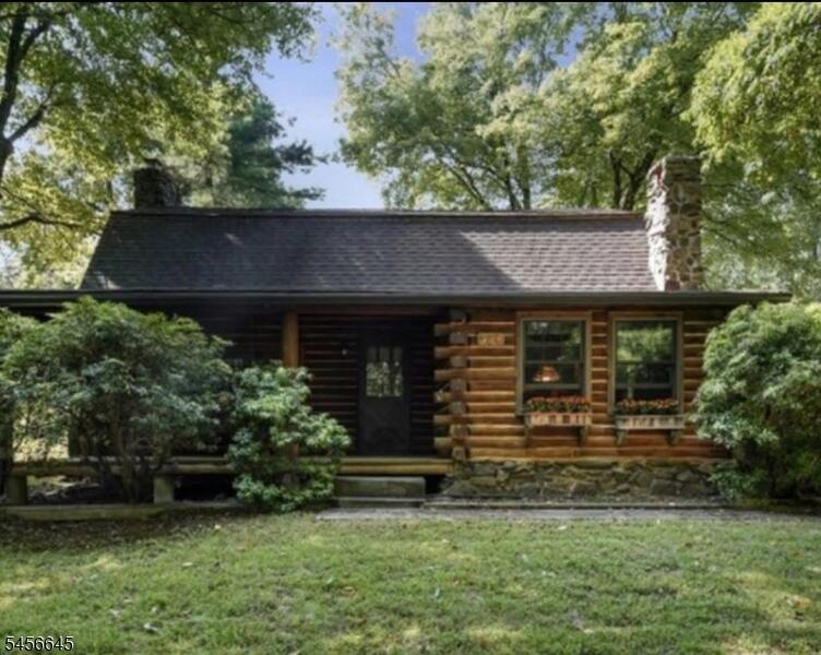 Property listing MLS 4049965 photo 1
