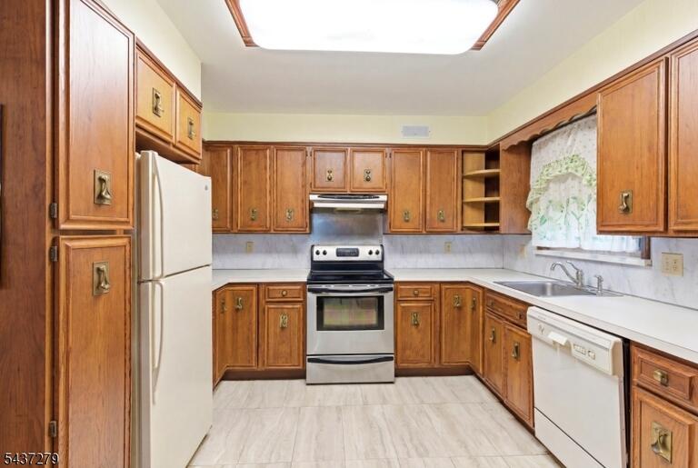 Property listing MLS 4049973 photo 8