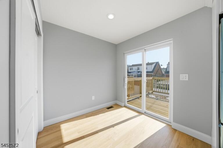 Property listing MLS 4049975 photo 19