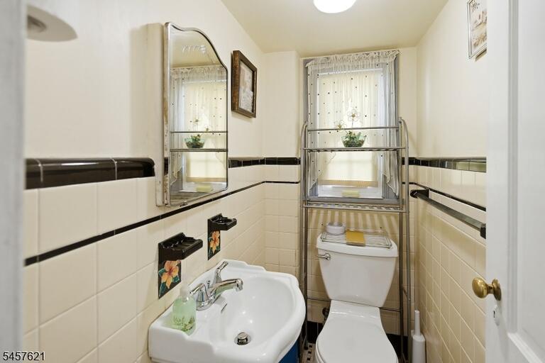Property listing MLS 4049993 photo 8