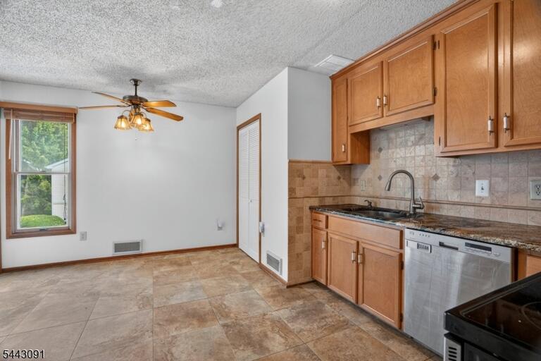 Property listing MLS 4049999 photo 12