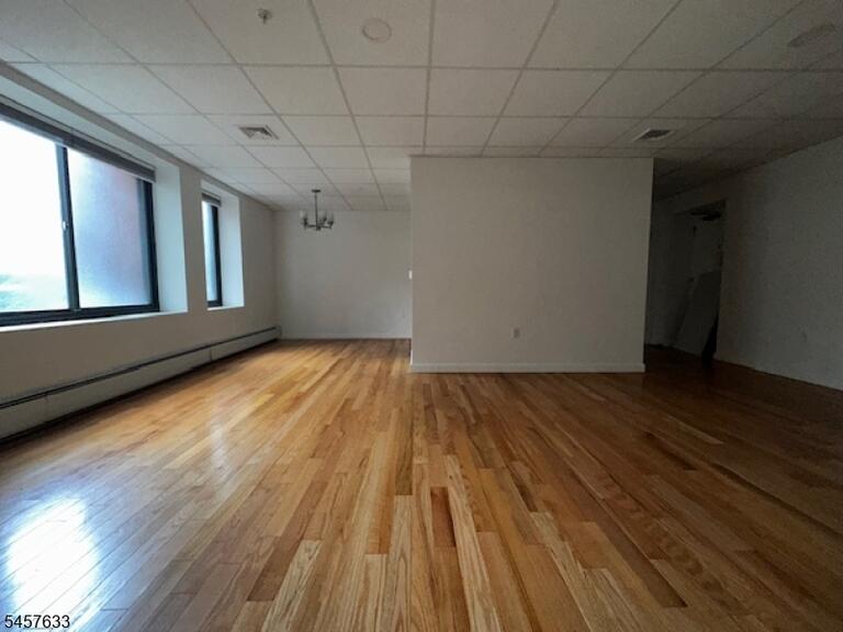 Property listing MLS 4050000 photo 2