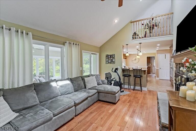 Property listing MLS 4050002 photo 14
