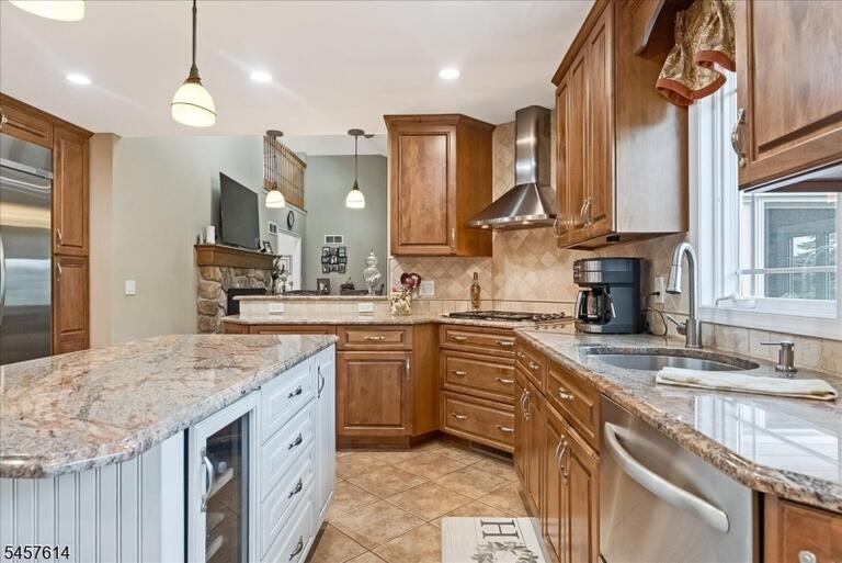Property listing MLS 4050002 photo 16