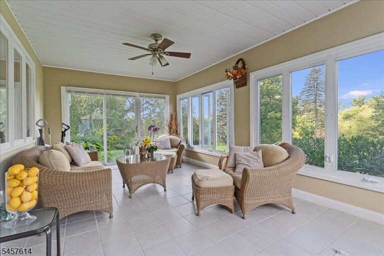 Property listing MLS 4050002 photo 25