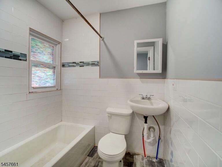 Property listing MLS 4050030 photo 10