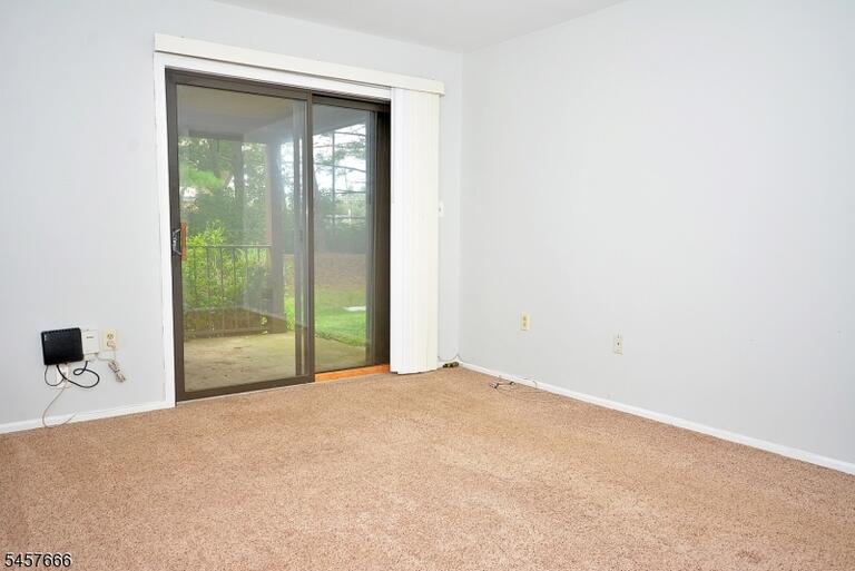 Property listing MLS 4050032 photo 17