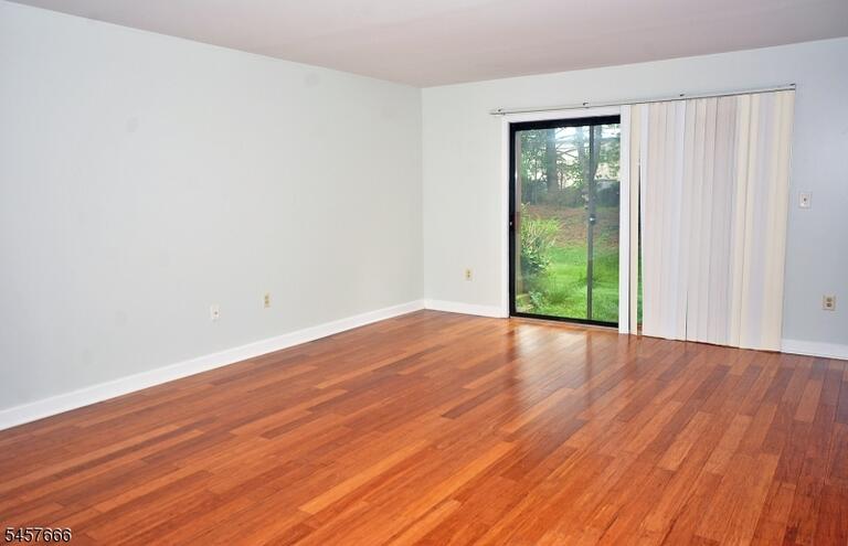 Property listing MLS 4050032 photo 8