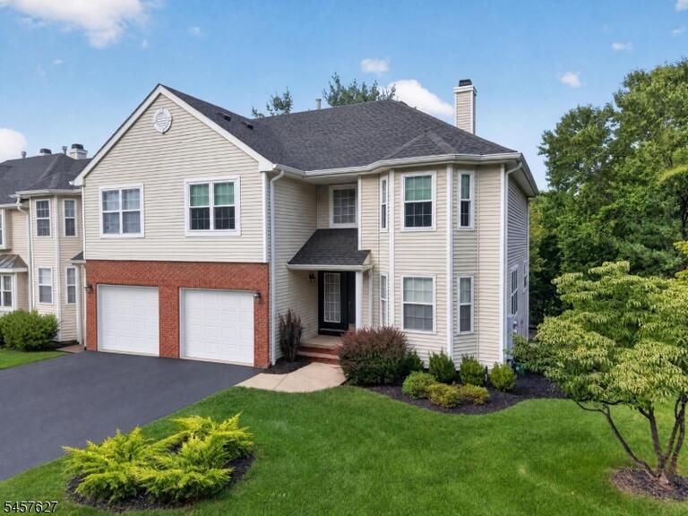 Property listing MLS 4050042 photo 1