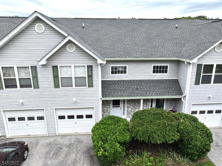 Property listing MLS 4050044 photo 1