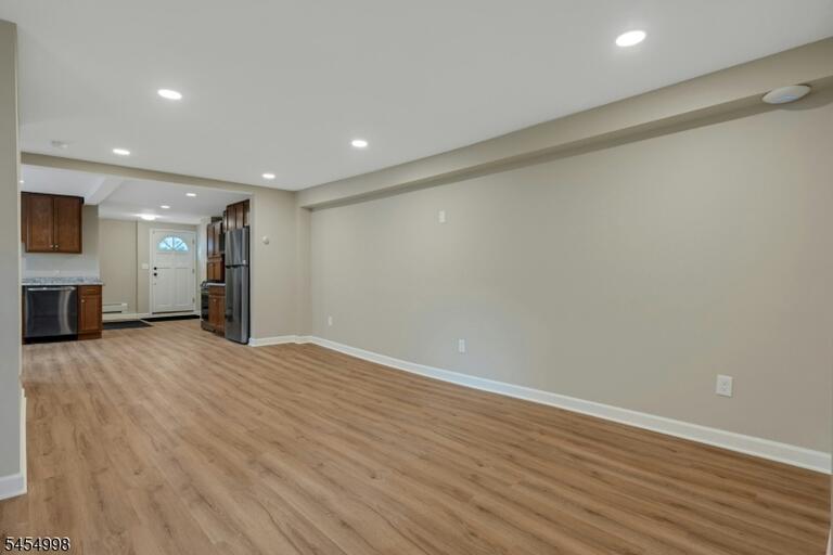 Property listing MLS 4050050 photo 8