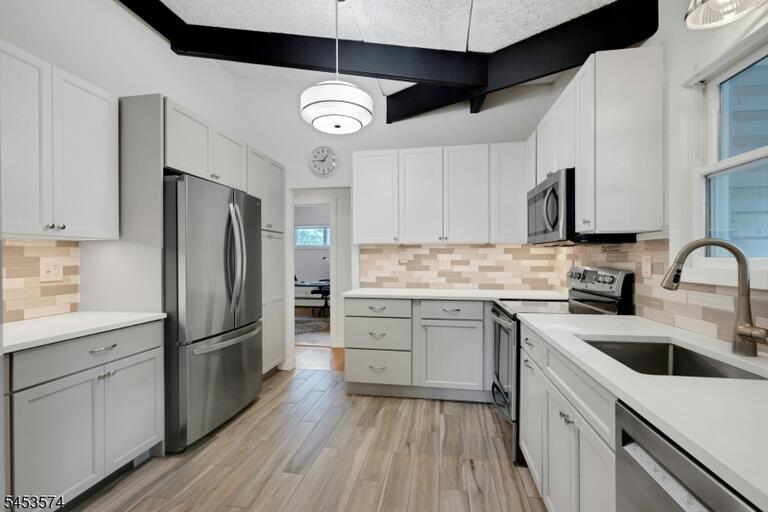 Property listing MLS 4050051 photo 9
