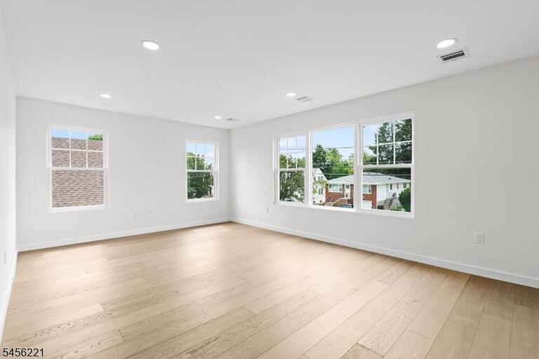 Property listing MLS 4050054 photo 15