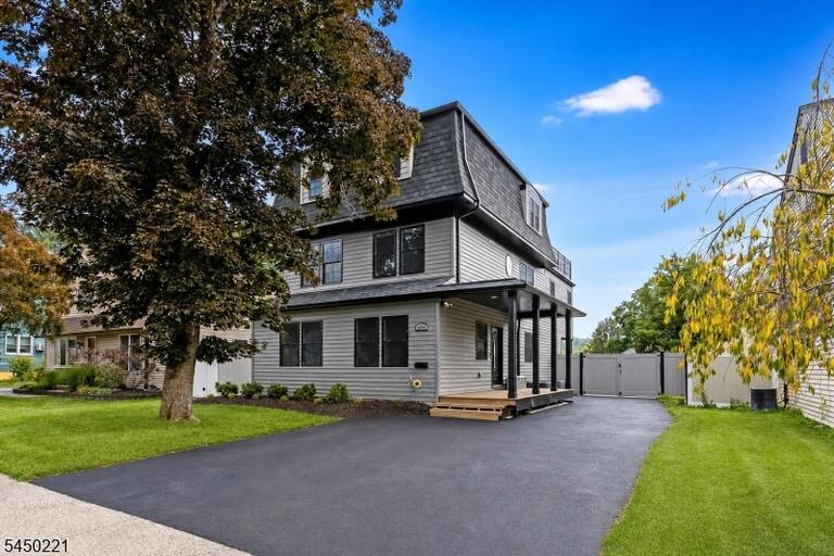 Property listing MLS 4050056 photo 1
