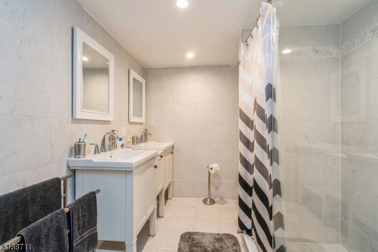 Property listing MLS 4050060 photo 23