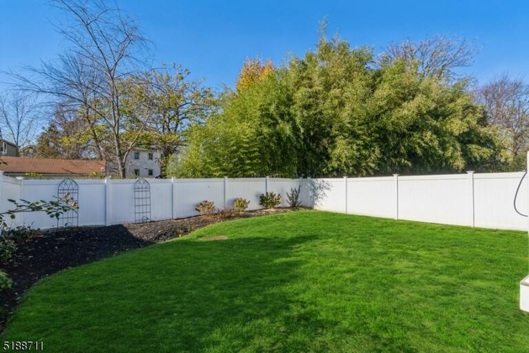 Property listing MLS 4050060 photo 31