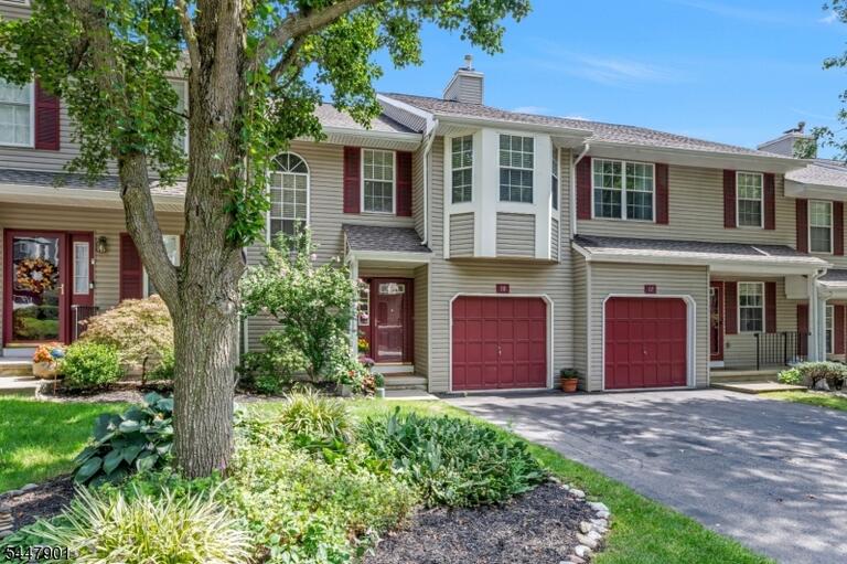 Property listing MLS 4050061 photo 2