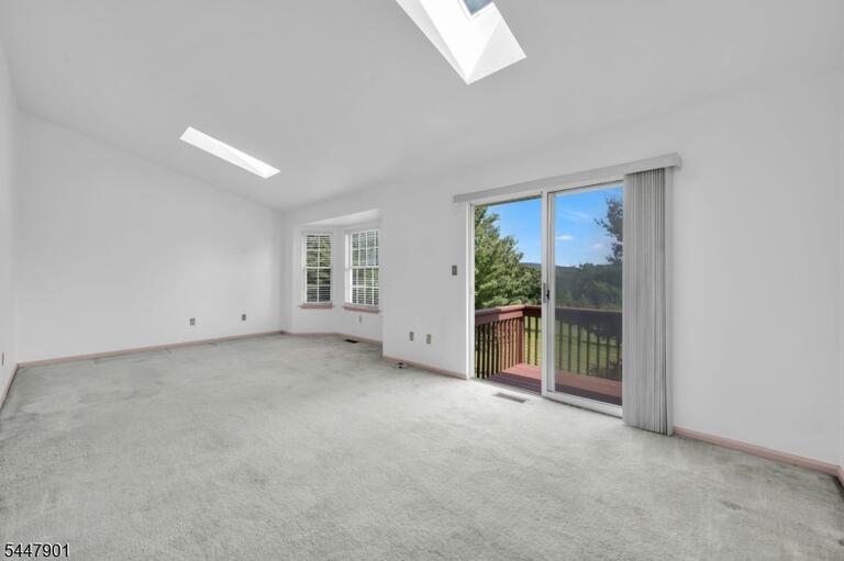 Property listing MLS 4050061 photo 25