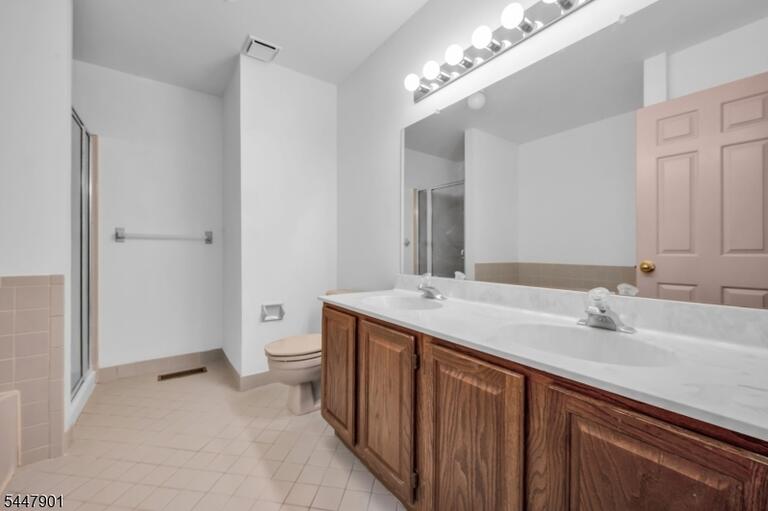 Property listing MLS 4050061 photo 27