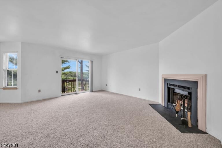 Property listing MLS 4050061 photo 4