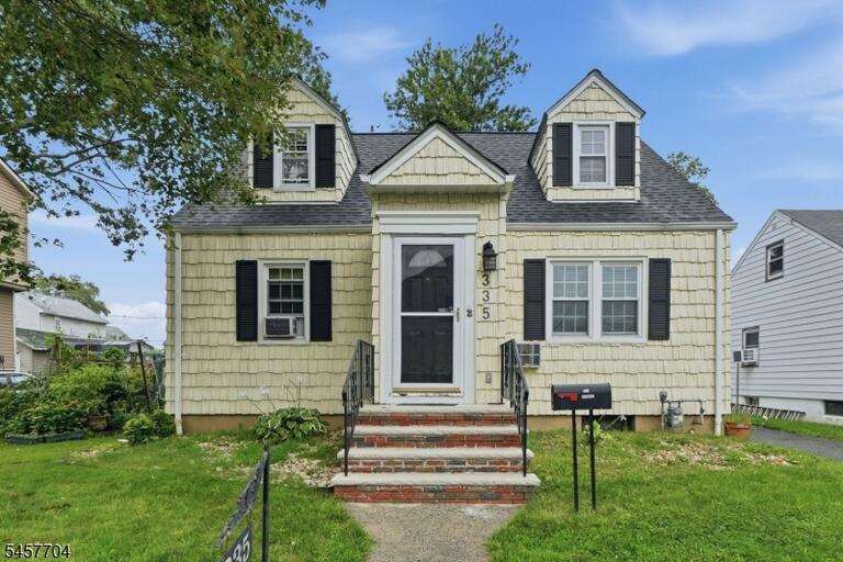 Property listing MLS 4050072 photo 1