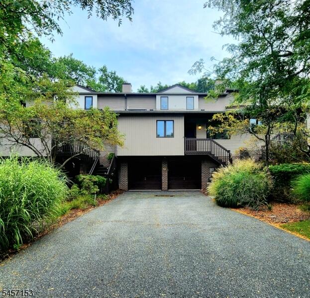 Property listing MLS 4050073 photo 1