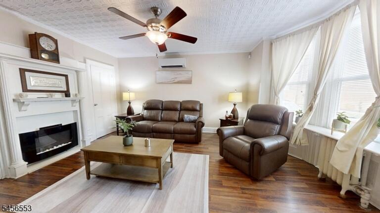 Property listing MLS 4050074 photo 2