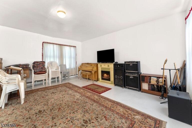 Property listing MLS 4050075 photo 11