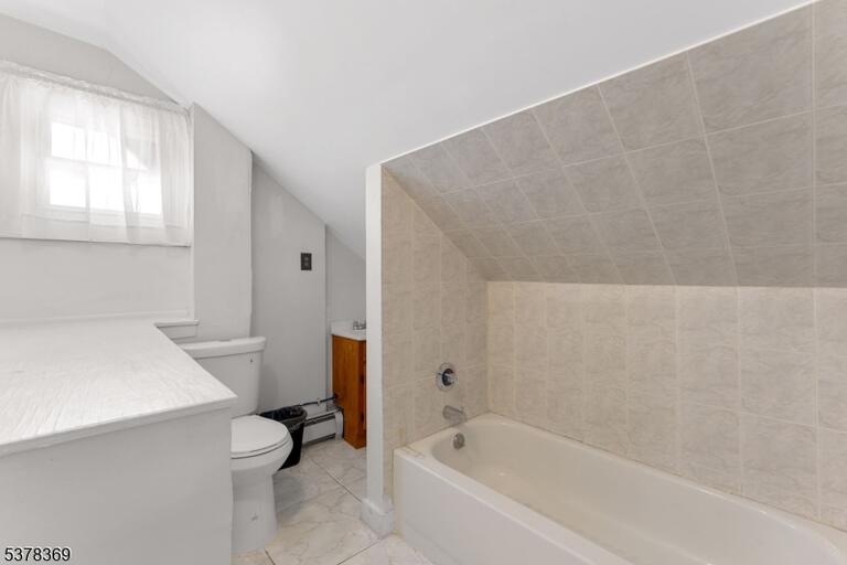 Property listing MLS 4050075 photo 24