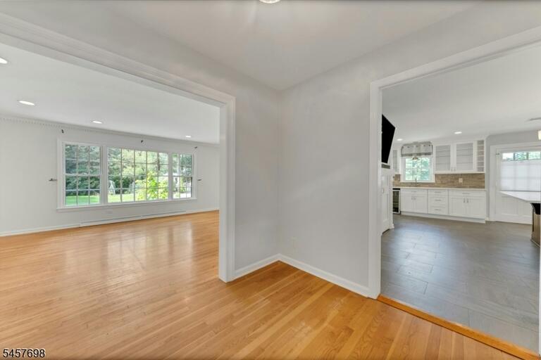 Property listing MLS 4050077 photo 9