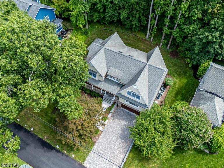 Property listing MLS 4050078 photo 3