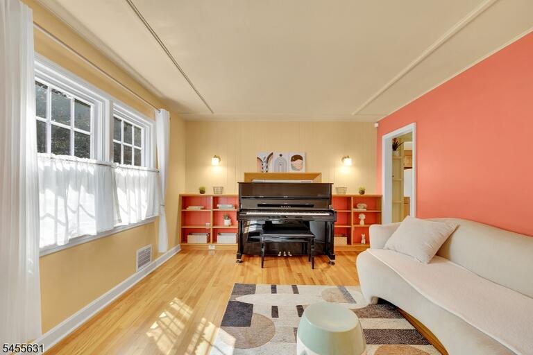 Property listing MLS 4050080 photo 8