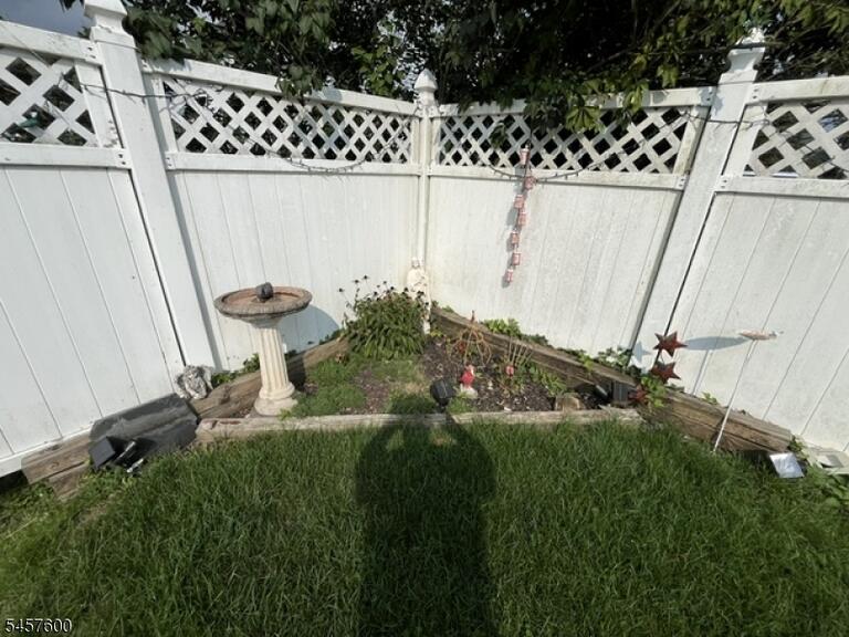 Property listing MLS 4050084 photo 3