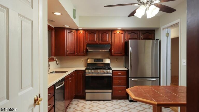 Property listing MLS 4050087 photo 9
