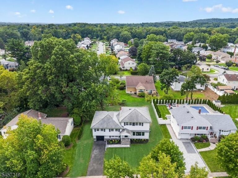 Property listing MLS 4050116 photo 3