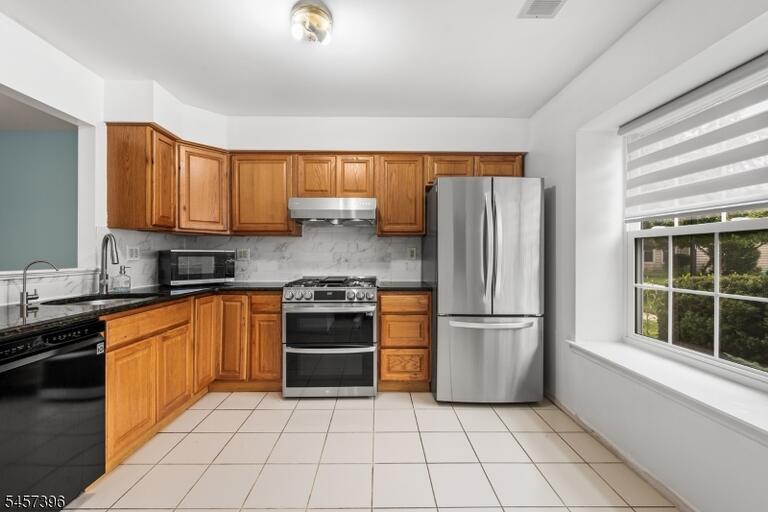 Property listing MLS 4050131 photo 8