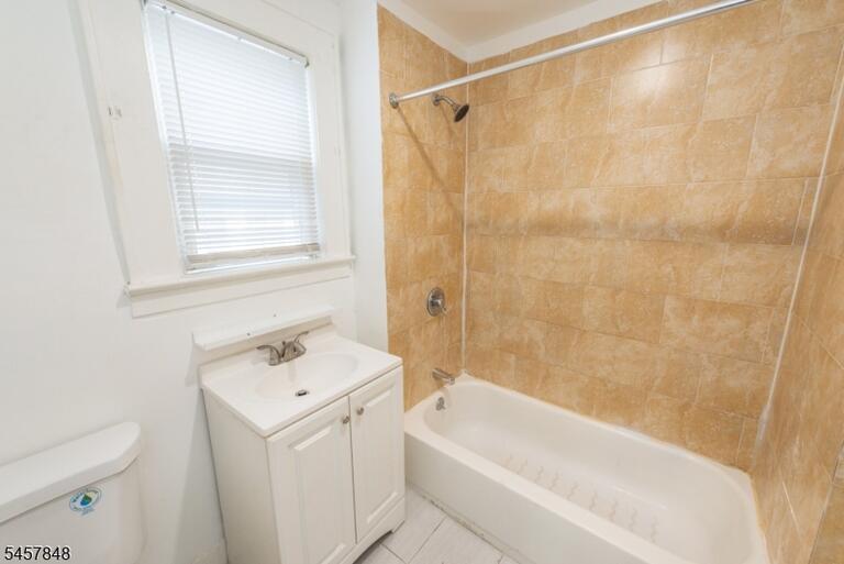 Property listing MLS 4050155 photo 17