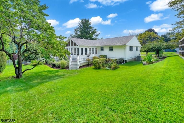 Property listing MLS 4050162 photo 16