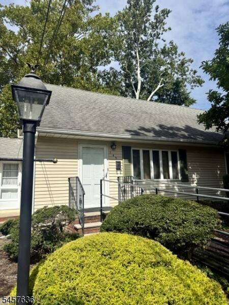 Property listing MLS 4050163 photo 2