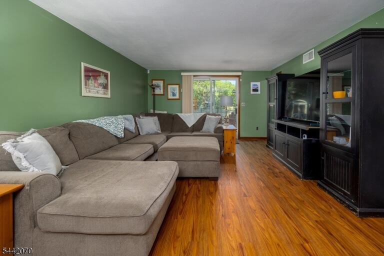 Property listing MLS 4050183 photo 16