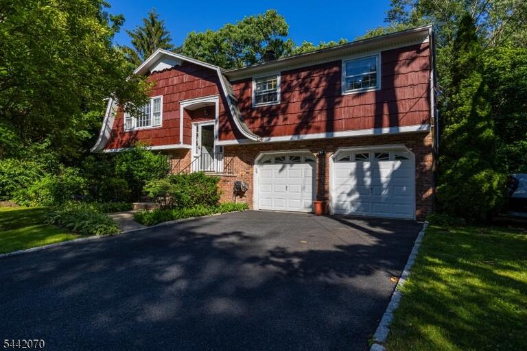 Property listing MLS 4050183 photo 3