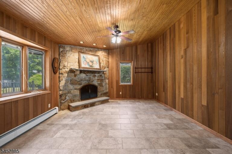 Property listing MLS 4050187 photo 2
