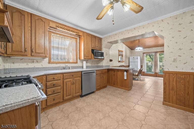 Property listing MLS 4050187 photo 7