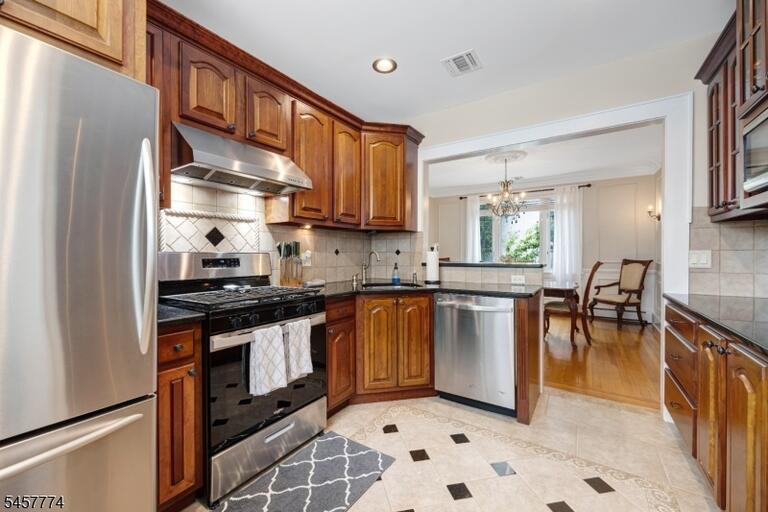 Property listing MLS 4050190 photo 8