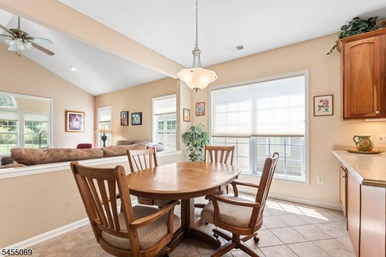 Property listing MLS 4050208 photo 16
