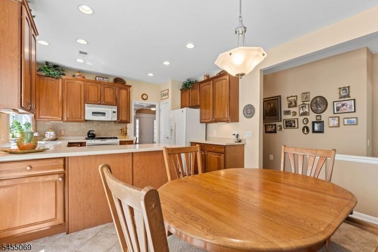 Property listing MLS 4050208 photo 18